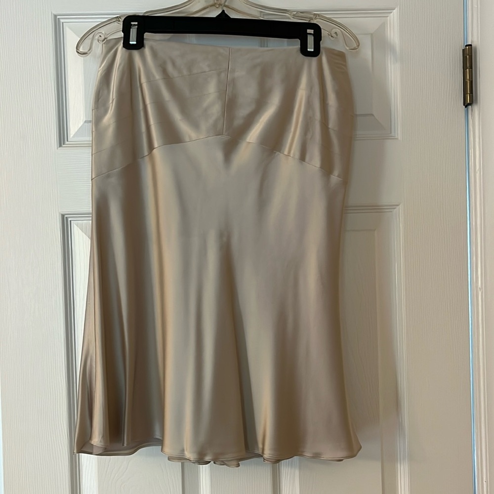 And Taylor loft size 6 silver satin skirt